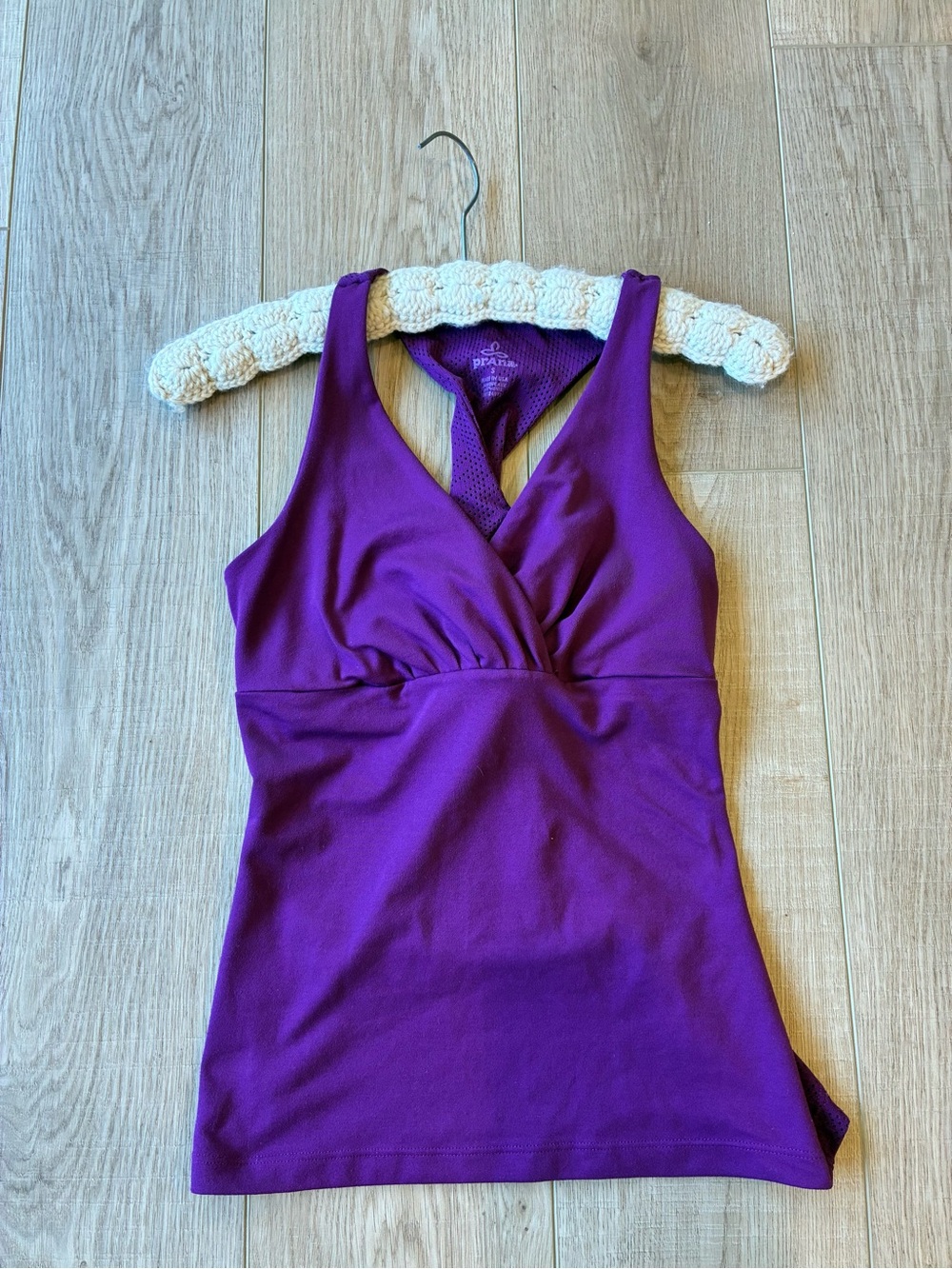 Prana Purple Athletic Tank Top built in bra twist front mesh detail size small